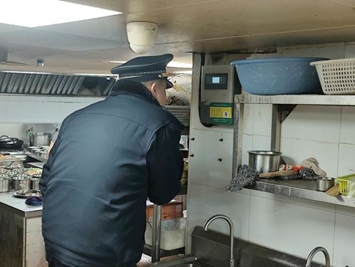 從市容衛士到安全守護者,普陀城管用專業與溫度保障商戶燃氣安全